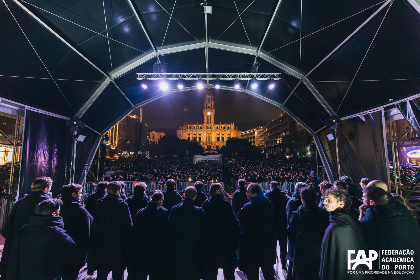 Monumental Serenata mantém-se na Avenida dos Aliados e marca arranque da Queima das Fitas 2026