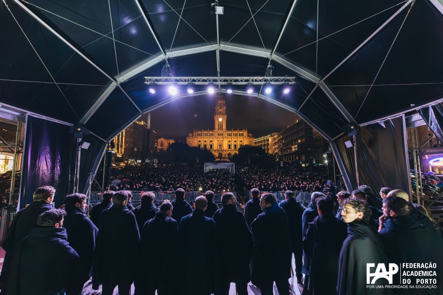 Monumental Serenata mantém-se na Avenida dos Aliados e marca arranque da Queima das Fitas 2026